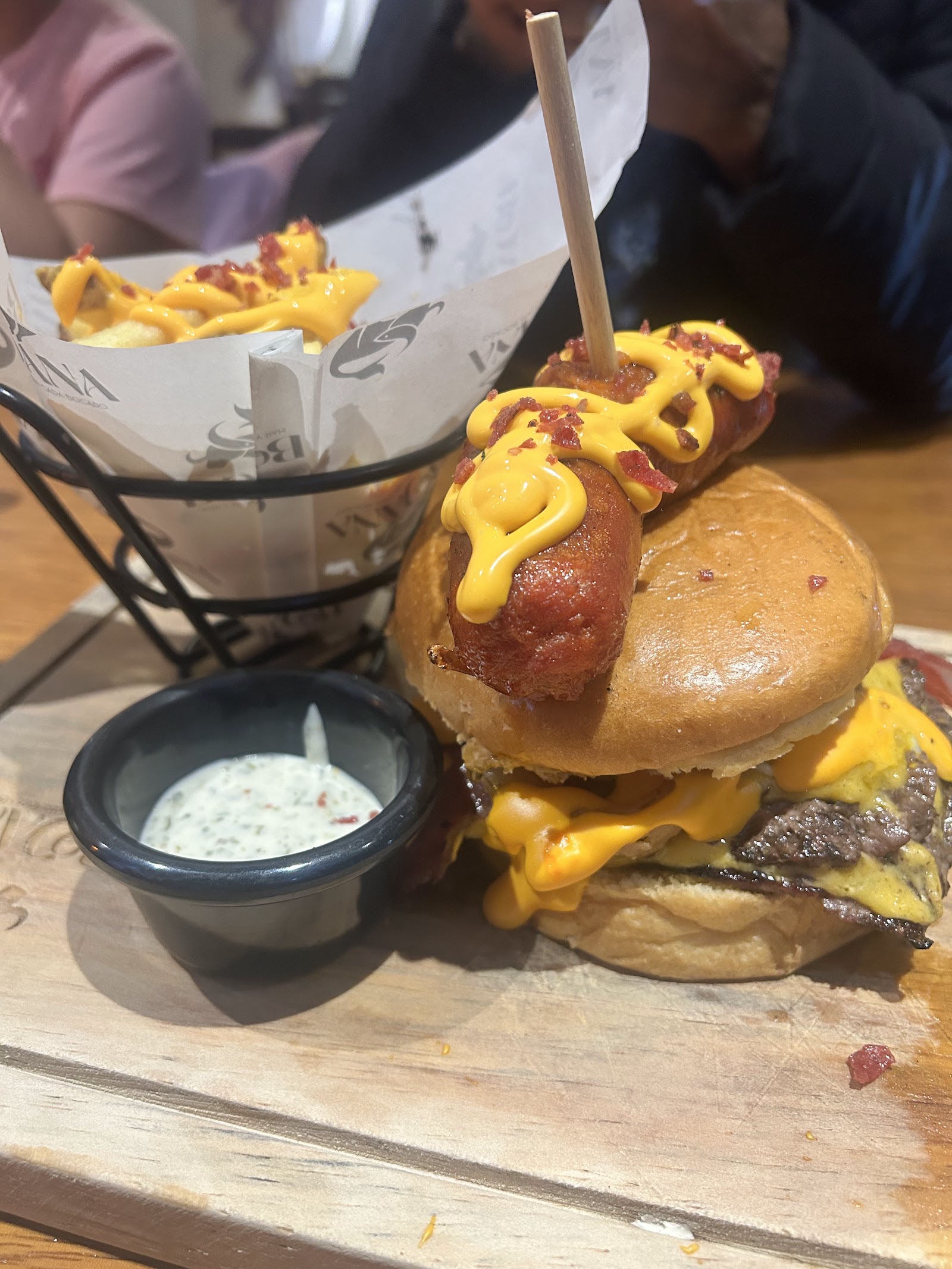 Hamburguesa Extrema con Salchicha