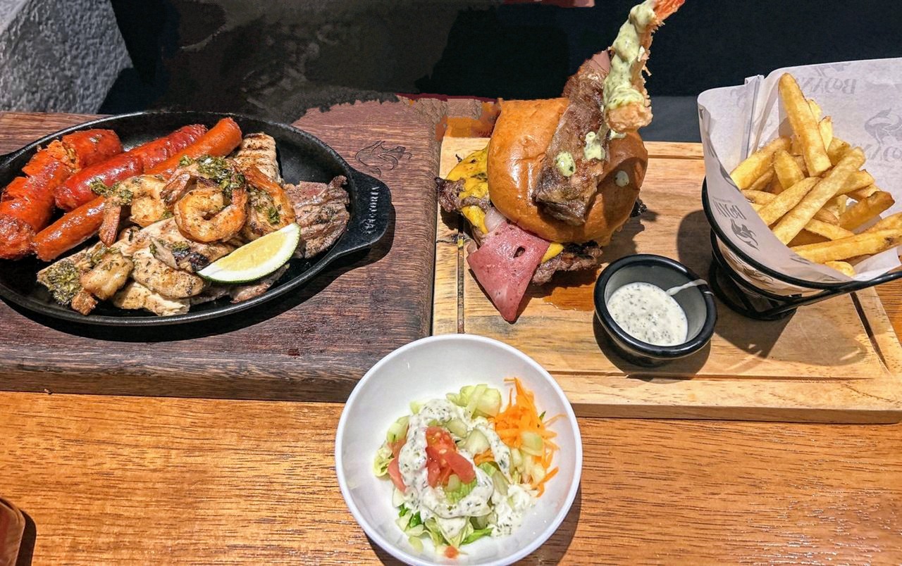 Foto de BOCANA Carnes-Mariscos-Bebidas
